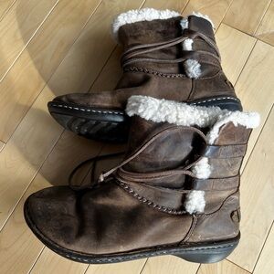 UGG Winter Boots Brown and Cream with Plush Lining size 7